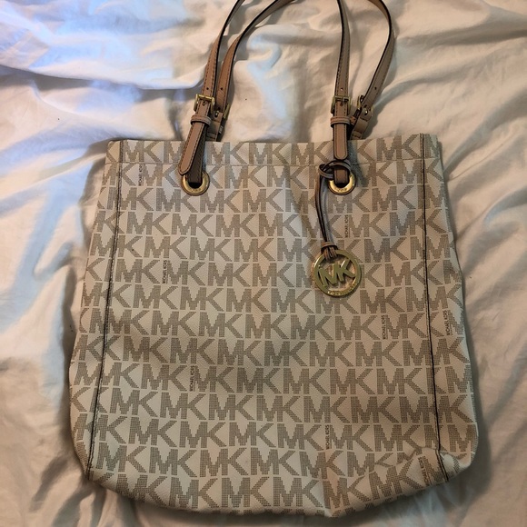 Vanilla Michael Kors Tote (MK) Jet Set - Picture 1 of 5